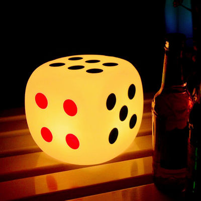 Illuminated Outdoor LED Cube Light Dice Style 15cm 20cm 30cm IP65 Waterproof For Outdoor Events
