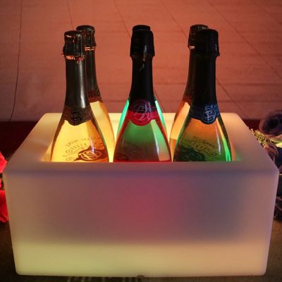 16 Colors Changing PE Plastic LED Ice Bucket IP65 Water Resistant For Beer Champagne
