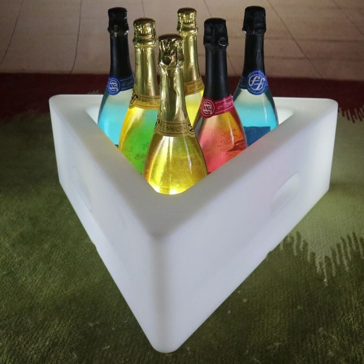 PE Plastic Triangular LED Ice Bucket 16 Colors Changing Rechargeable Lithium Battery